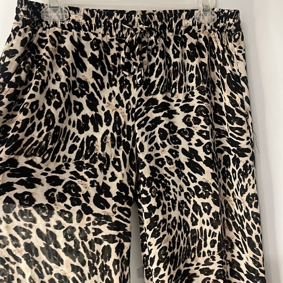 Kardashian Animal Print Wide Leg Drawstring Pants Pockets Size Medium Sheer - Picture 5 of 7